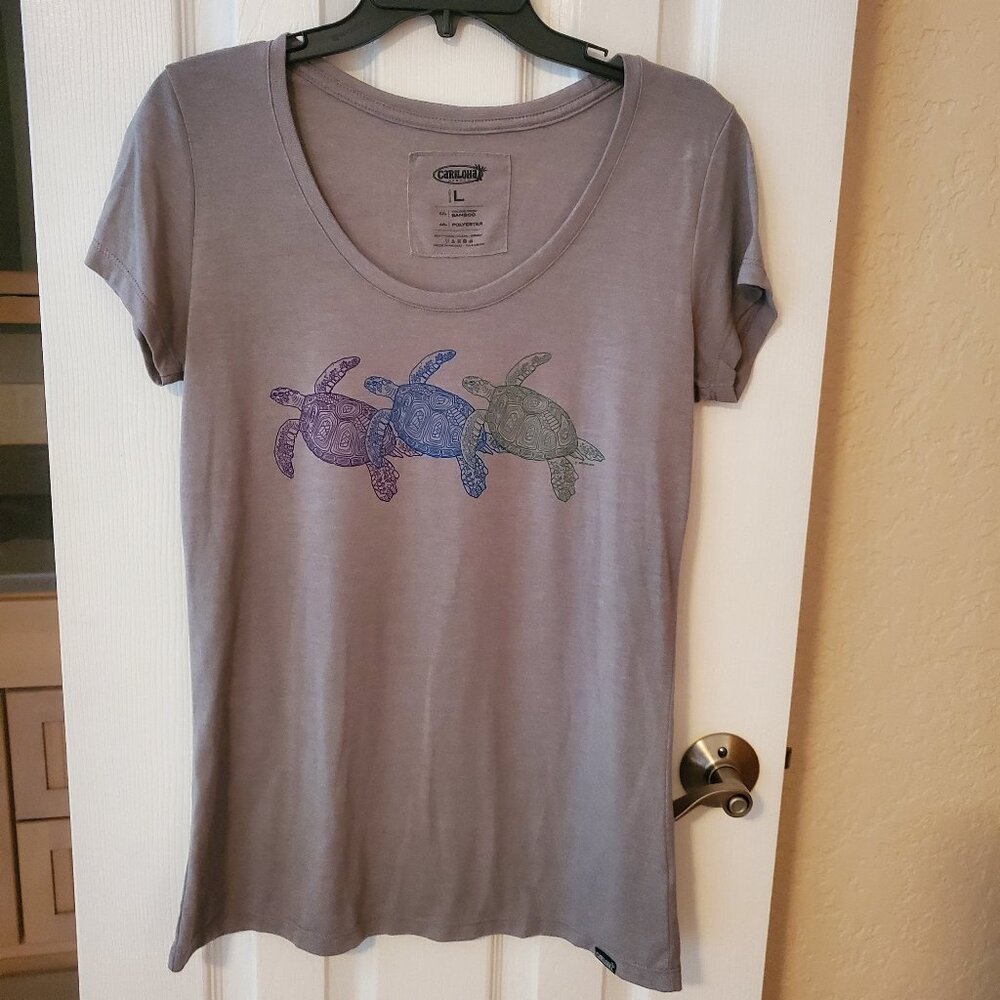 Cariloha Grey T Shirt with turtles - green, blue, purple Sz Large